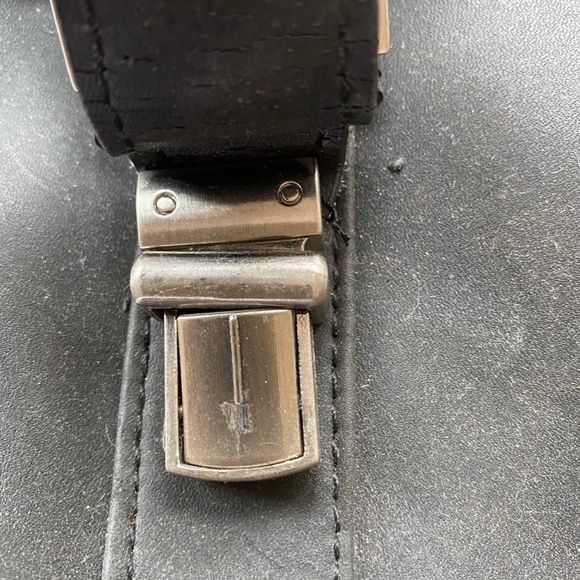 Kenneth Cole Reaction Black Leather Messenger Bag - Picture 6 of 9